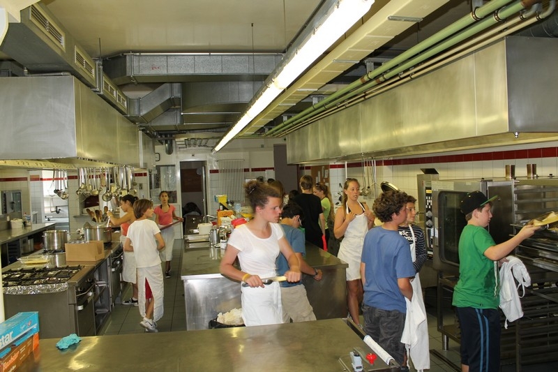 Village Camps International Summer Camp Leysin, Switzerland 2026-07-14 https://www.villagecamps.com/journals_admin/images/685-42-intlnightprep (37).jpg